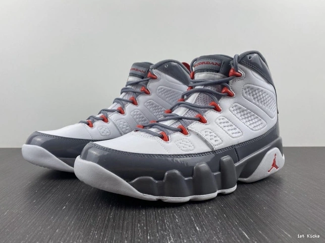 9 Jordan CT8019-162 Red Fire Air 0726
